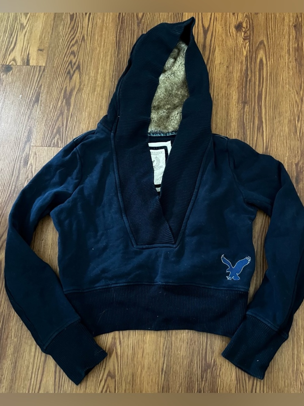 Y2K vintage navy blue American Eagle Outfitters faux fur-lined cropped hoodie